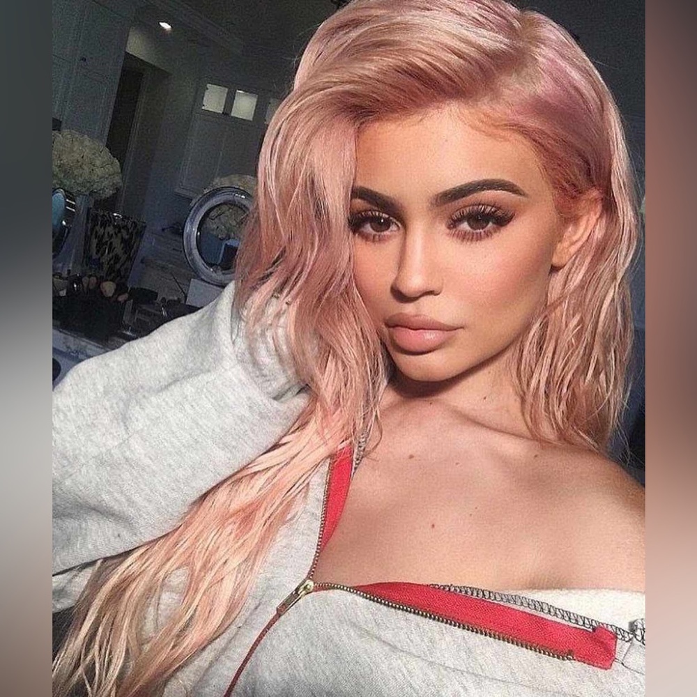 Pink Wig - Picture 6 of 7